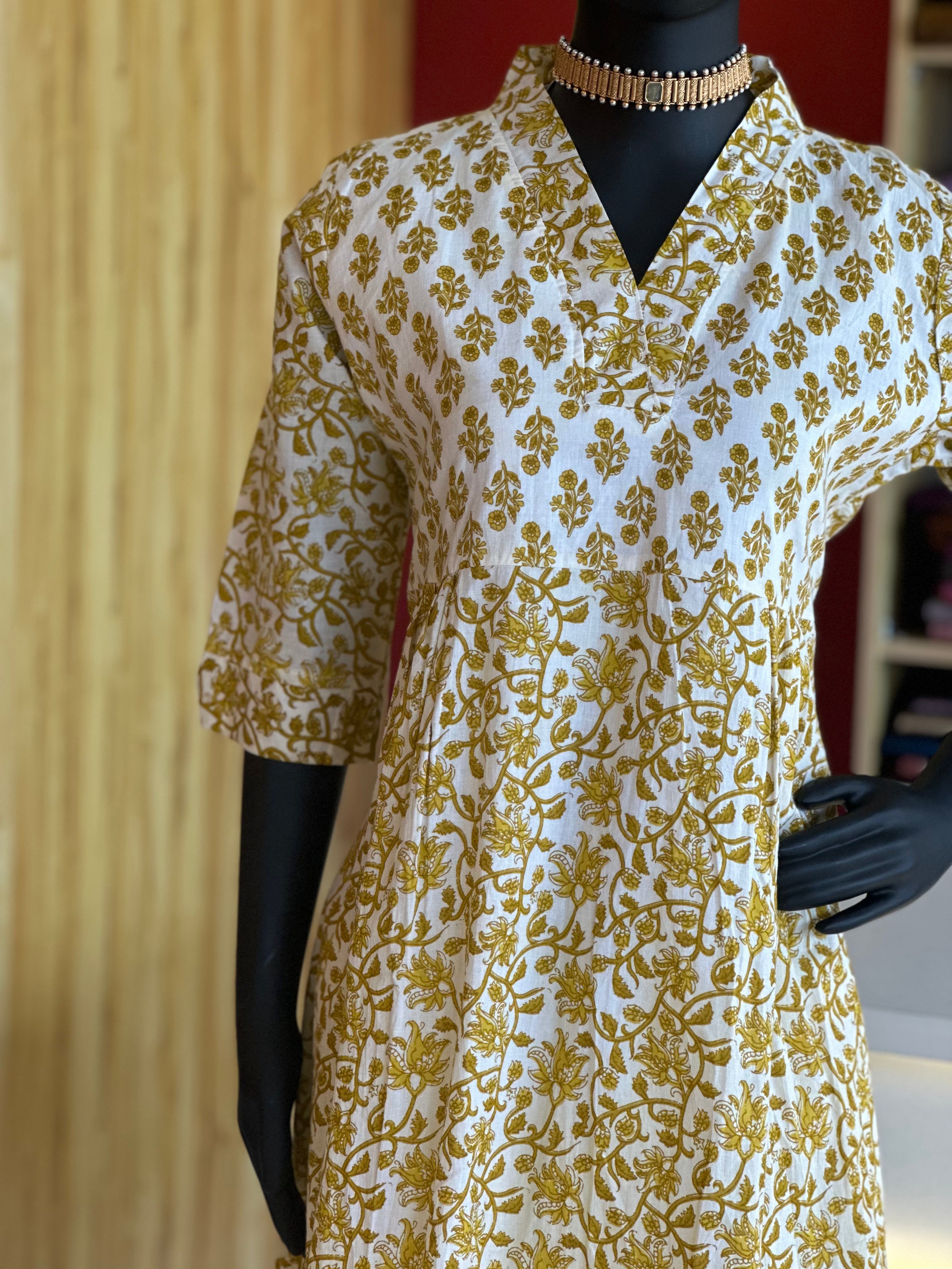 Cotton Floral Printed Kurti – Breezy Elegance for Everyday Style