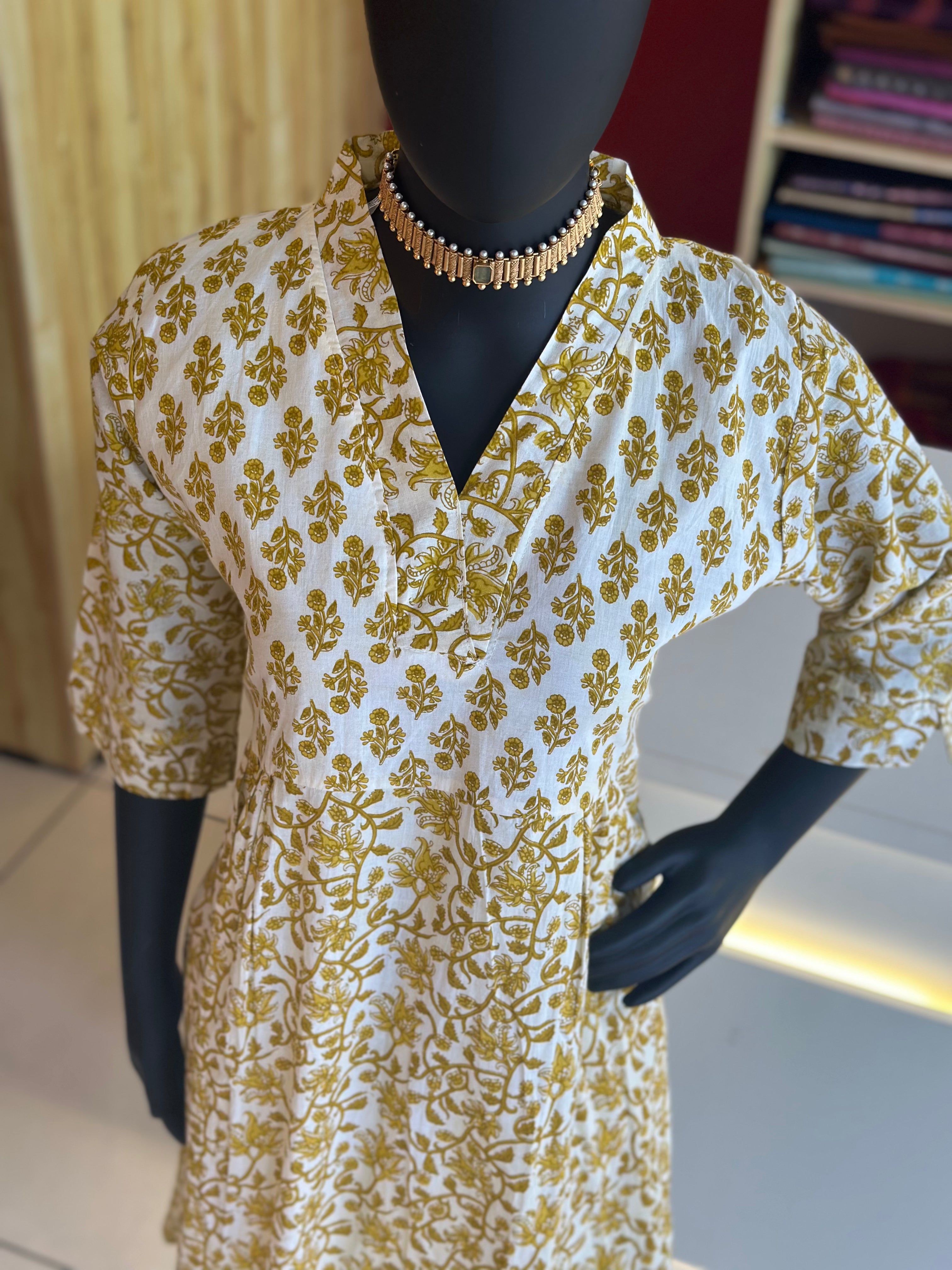 Cotton Floral Printed Kurti – Breezy Elegance for Everyday Style