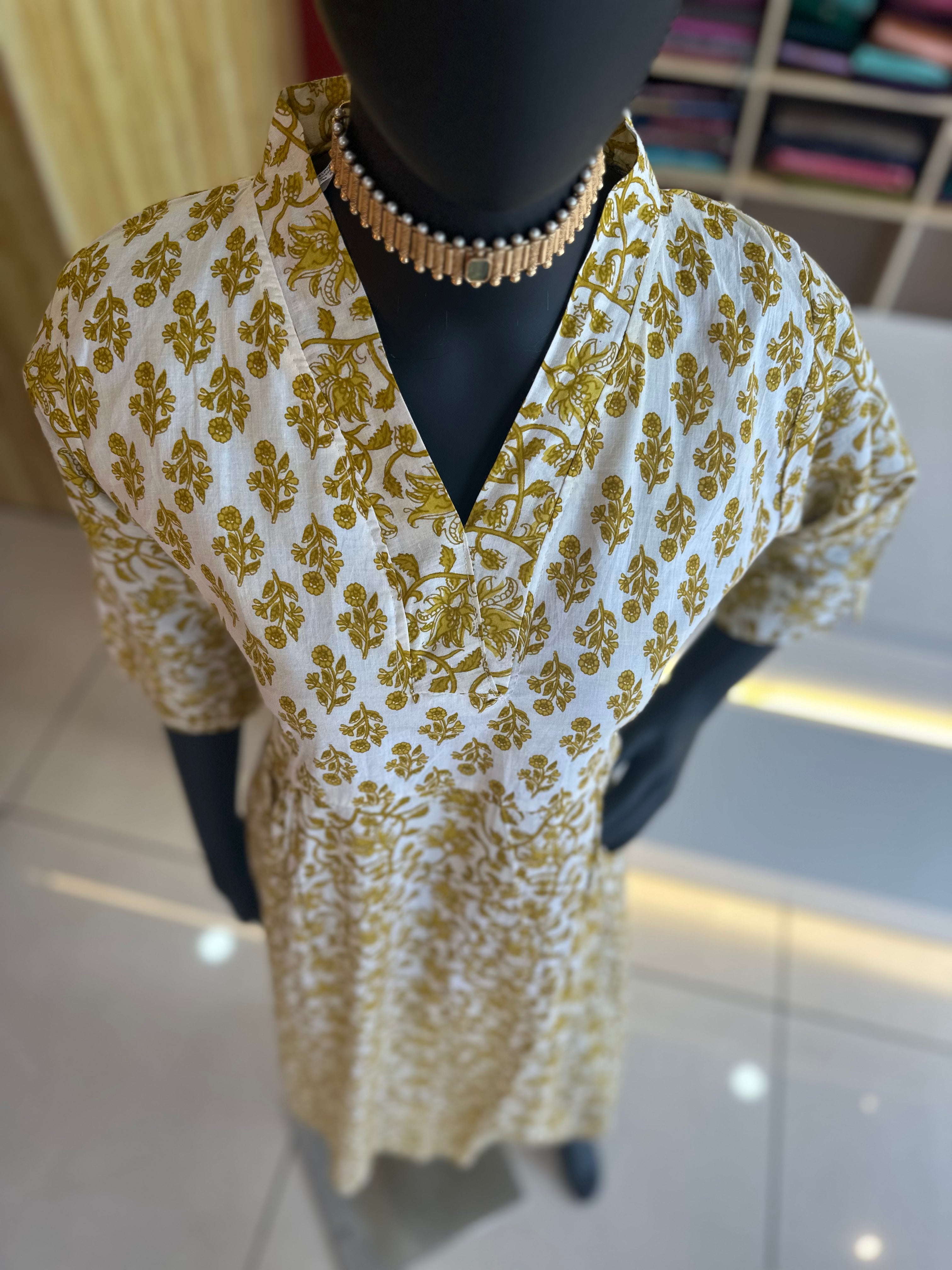 Cotton Floral Printed Kurti – Breezy Elegance for Everyday Style