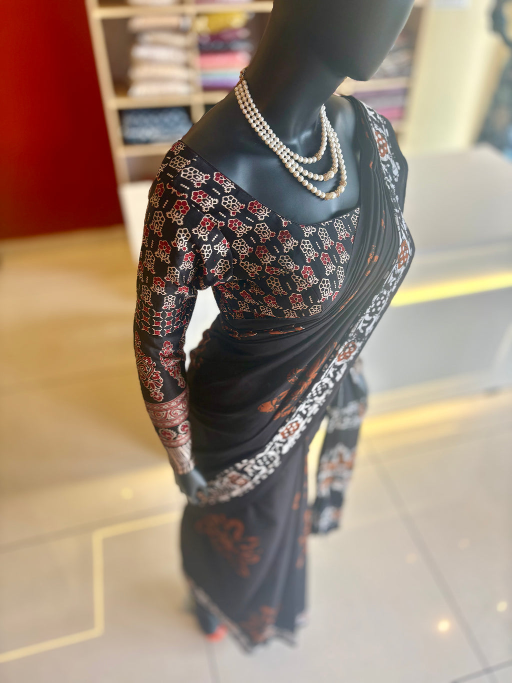 Black Pure Mulmul Cotton Saree | Handcrafted Bagru Print | Buy MulCotton Saree Online – Ayka MRDU