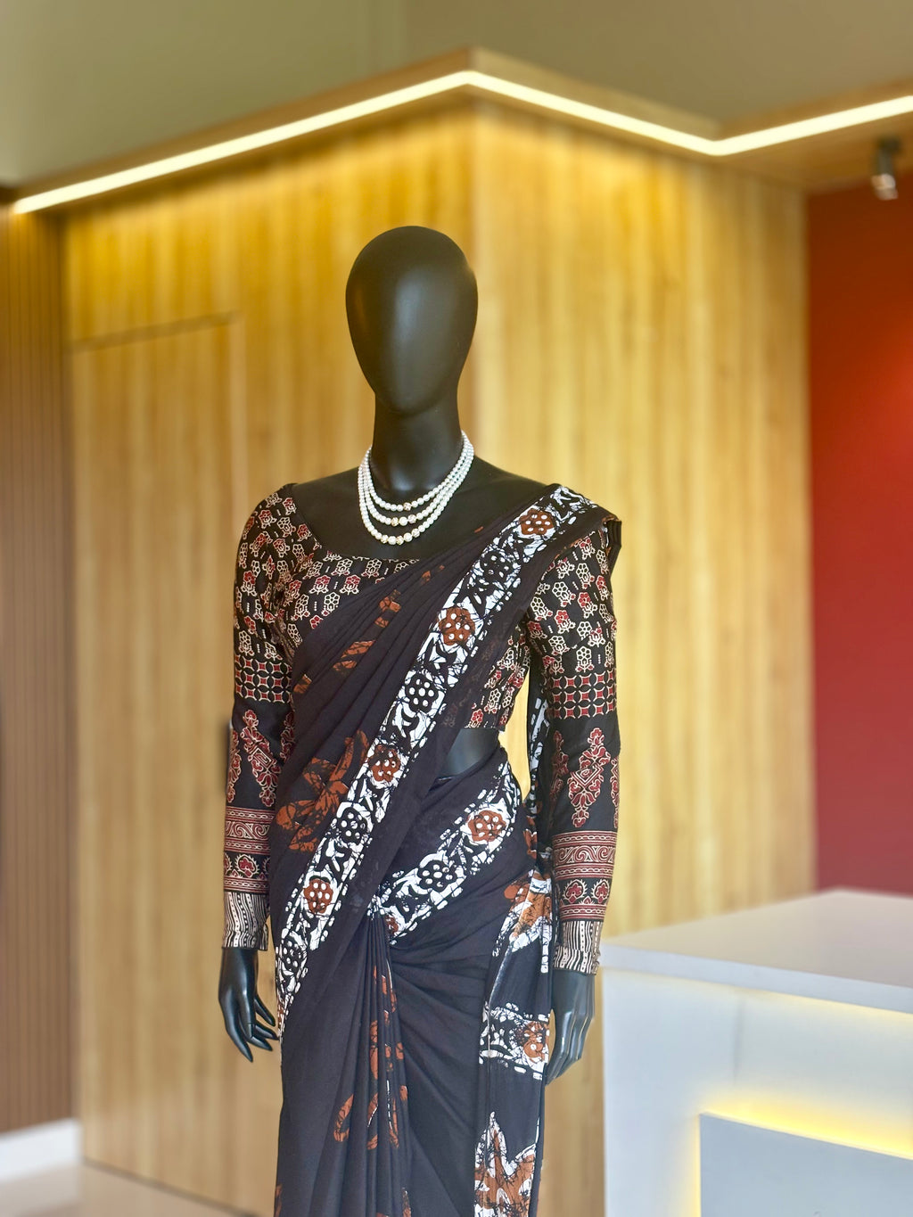 Black Pure Mulmul Cotton Saree | Handcrafted Bagru Print | Buy MulCotton Saree Online – Ayka MRDU